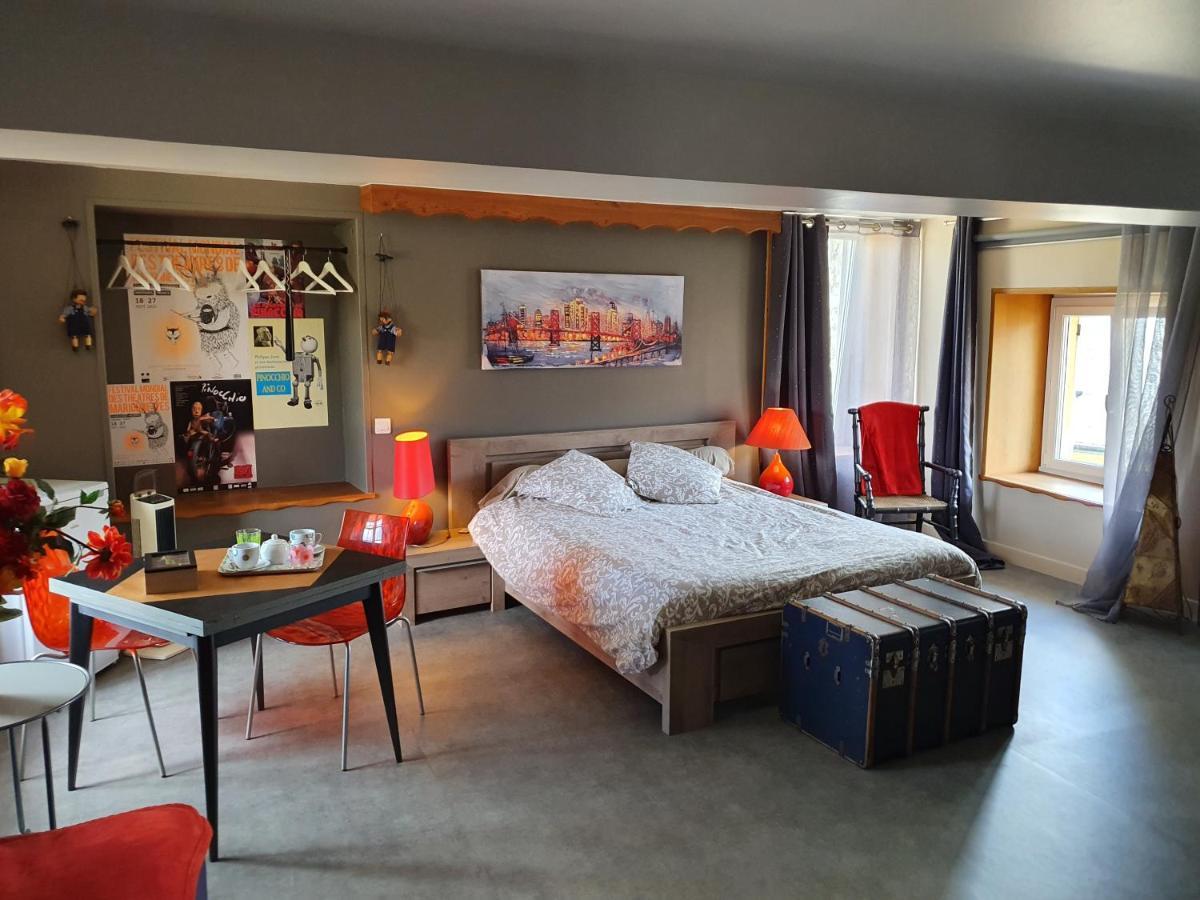 La Ferme De Saint Julien Bed & Breakfast Charleville-Mézières Rom bilde